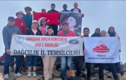 Acembol Zirvesine Zafer tırmanışı