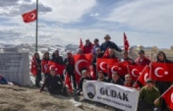 Gümüşhaneli dağcılar ‘Bu dağlar bizimdir’ demek için yürüdüler