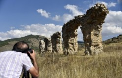 Yıllarca su kemeri sanıldı ama bazilika-kilise olduğu ortaya çıktı