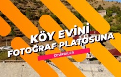 Fotoğrafçı aile köy evini fotoğraf platosuna çevirdi