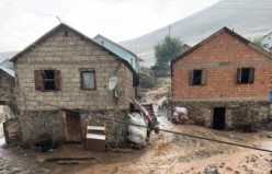 Gümüşhane’de şiddetli yağış ve dolu sele sebep oldu