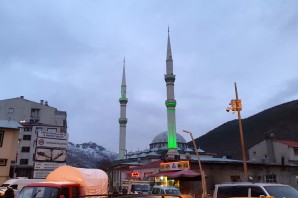 Gümüşhane'de camilerde cemaatsiz namaz kılındı