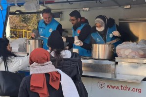 Diyanet’ten öğrenci ve vatandaşlara çorba ikramı