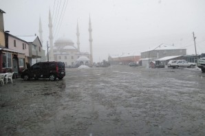 Gümüşhane'nin yüksekleri beyaza büründü