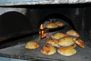 Lavaş, Pide, Pasta Değil: Uzun Ekmek