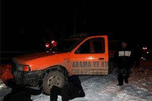 Karda Mahsur Kalan İşçiler Saatler Süren Çalışmayl