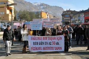 Gümüşhane'de Sağlıklı Yaşam Yürüyüşü Düzenlendi