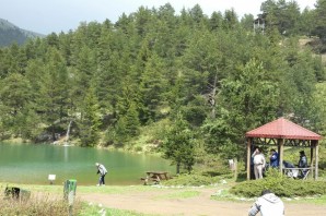 Limni gölünde bir dakika öncesi, bir dakika sonrası