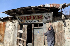 Bu tabela herkese, herkes bu tabelaya bakıyor