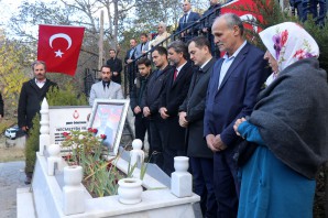 Şehit Öğretmen Necmettin Yılmaz kabri başında anıldı