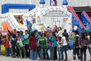 Şişme Oyun Grupları İle Çocuklar Doyasıya Eğlendi