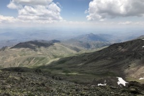 Bayburt’un en yüksek zirvesine tırmandılar