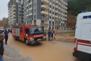 Gümüşhane’de su dolu çukura düşen kız boğulmaktan son anda kurtarıldı