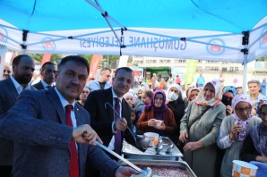 Gümüşhane’de 2 bin kişilik Aşure dağıtıldı