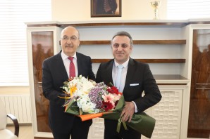 Rektör Yıldız görevi devraldı