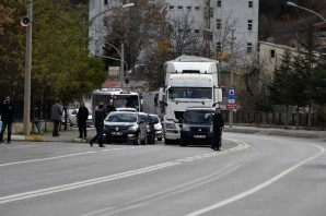 Gümüşhane’de şüpheli çantada elbise ve oyuncak çıktı