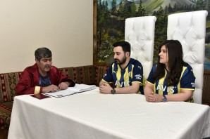 Fenerbahçe formalarıyla geldikleri nikahı Trabzonsporlu başkan kıydı