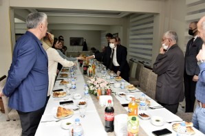 Vali Taşbilek gazetecilerle iftar sofrasında buluştu