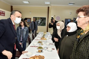 Vali Taşbilek ilçe iftar programlarının finalini Şiran’da yaptı