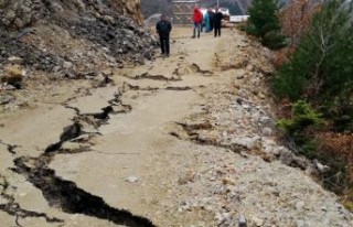 Mahalle yolundaki çökme tünel inşaatını durdurdu