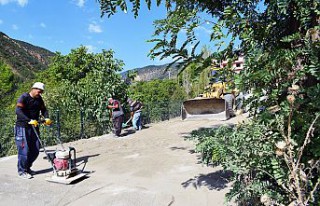 Torul’da üstyapı ve parke çalışmaları devam...