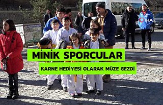 Minik sporcular karne hediyesi olarak müze gezdi