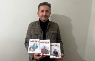 Turhan 25 yıldır yazdıklarından 3 kitap yaptı