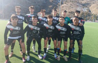 U-18’de şampiyon: 15 Şubatspor