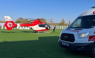 Boğazına fındık kaçan çocuk ambulans helikopterle sevk edildi 