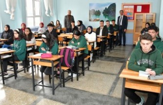 Vali Baruş, Sosyal Bilimler Lisesi’nde incelemelerde bulundu