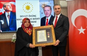 Gümüşhane’de şehit annesine Devlet Övünç Madalyası ve Beratı takdim edildi